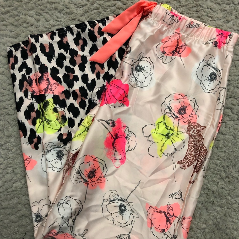 NWT sz M Victoria’s Secret sleep pants